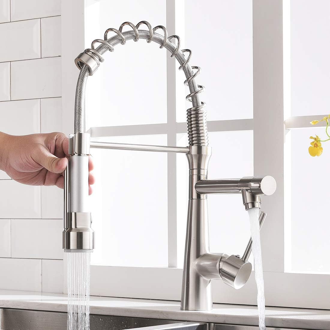 InArt kitchen mixer taps brushed chrome sink and mixer tap with flexible pull-down sprayer, modern kitchen use