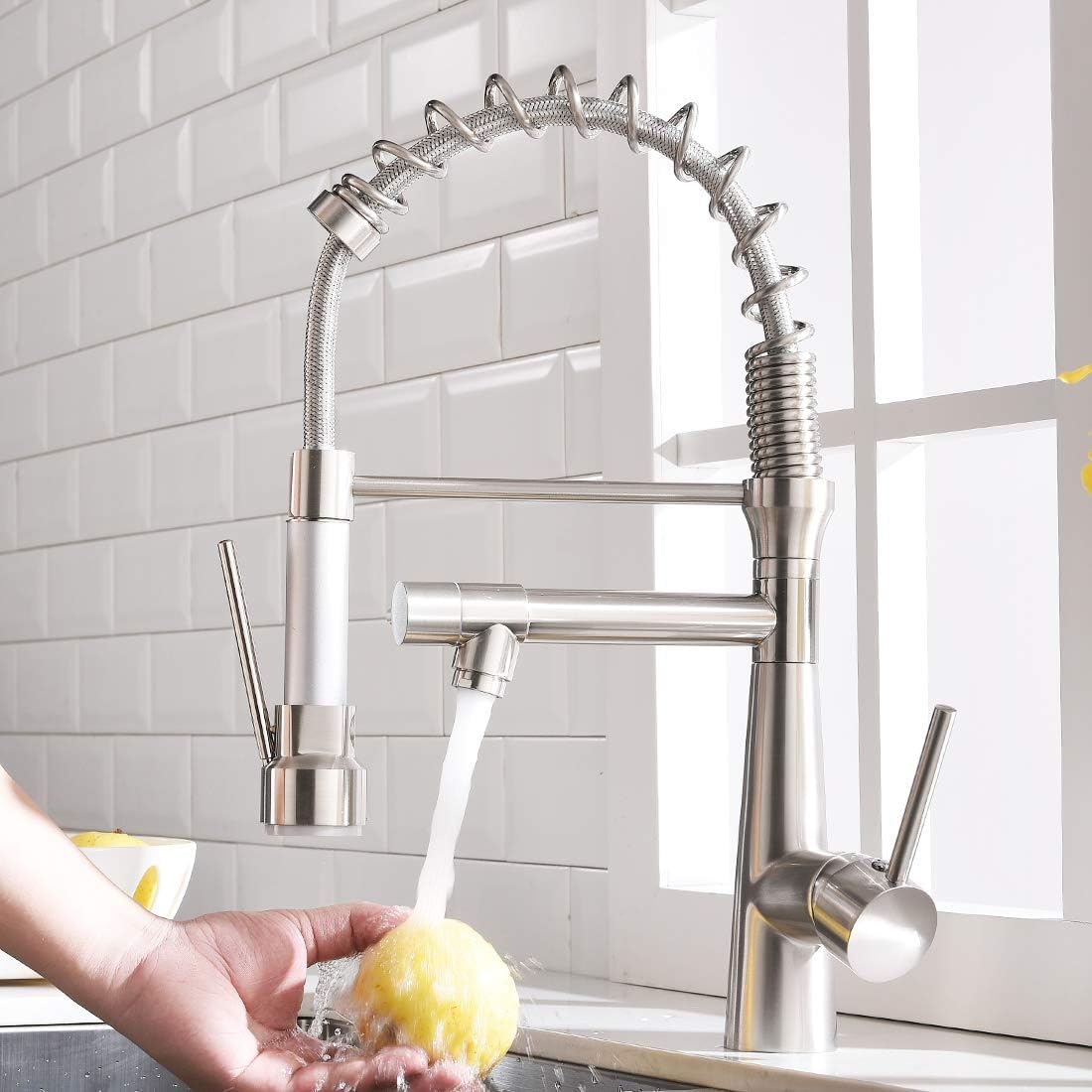 InArt kitchen sink and tapware gooseneck mixer tap in brushed chrome metal with 360° pull-down sprayer