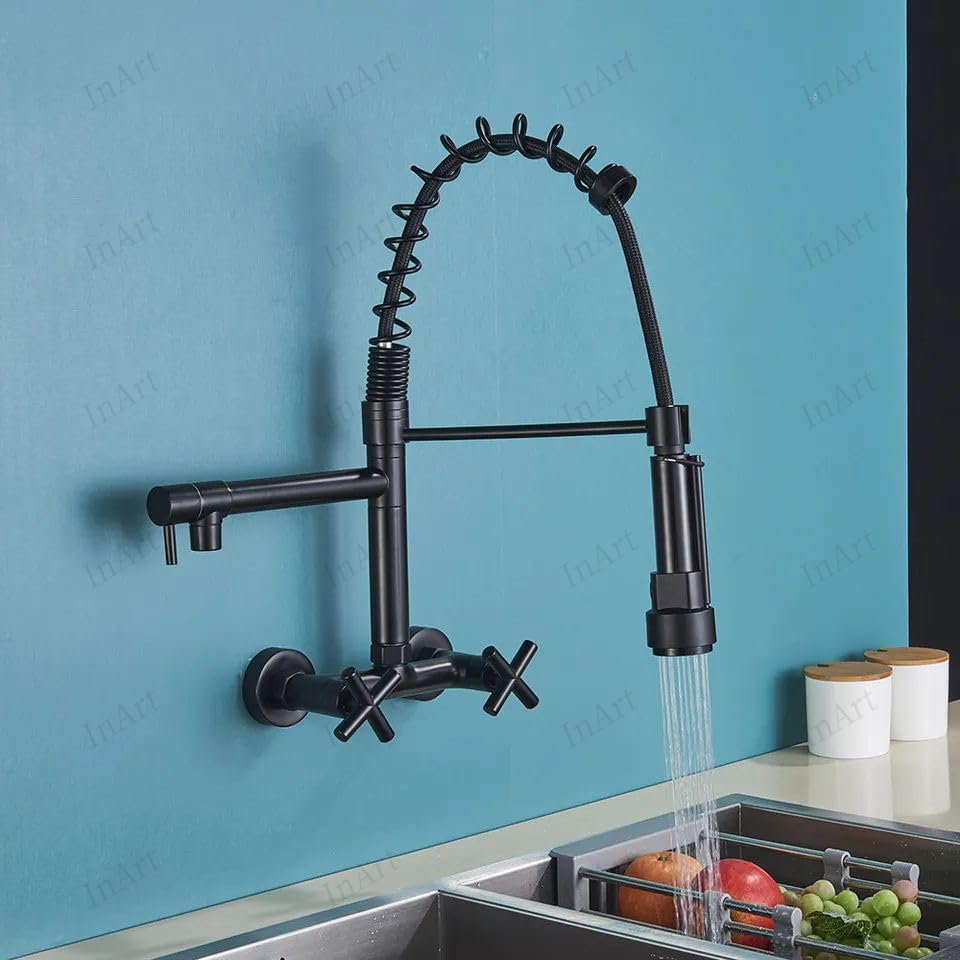 InArt wall mounted kitchen sink tap in brass with matte black finish, pull-down sprayer and single lever