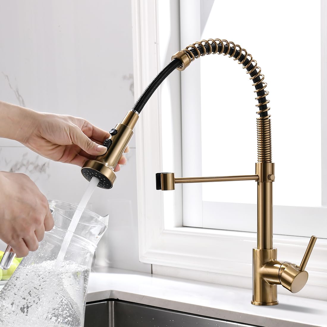 InArt pull out kitchen spray tap in gold finish, gooseneck single lever sink mixer with pull-down sprayer