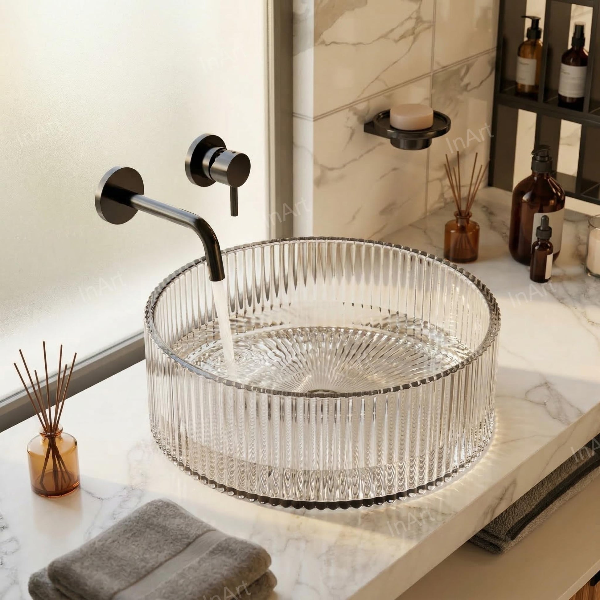 InArt transparent wash basin in crystal clear glass, close-up rim and bowl detail