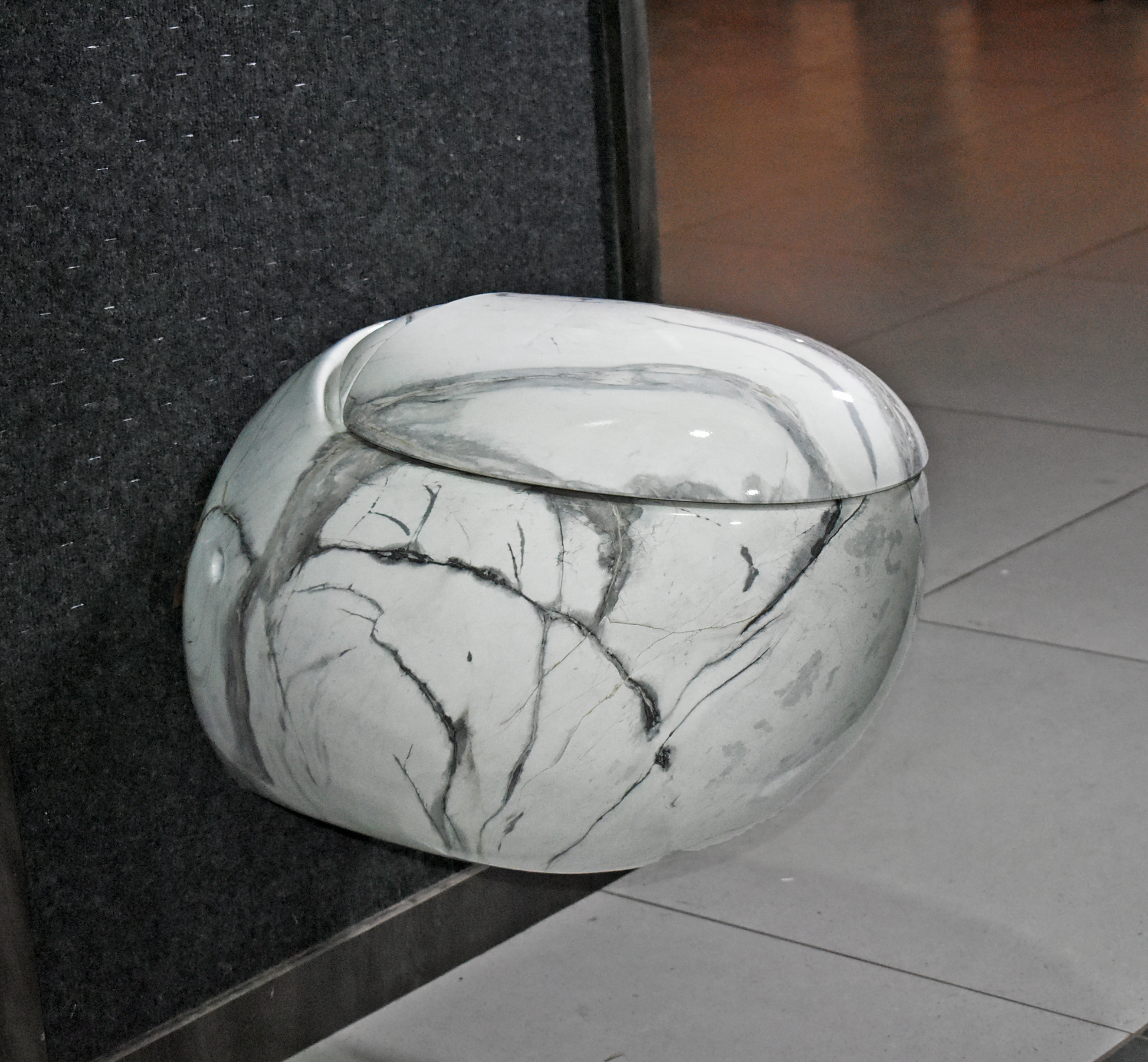 InArt Ceramic Wall Hung or Wall Mounted Water Closet Toilet with Soft Seat Cover White Marble Pattern - InArt-Studio