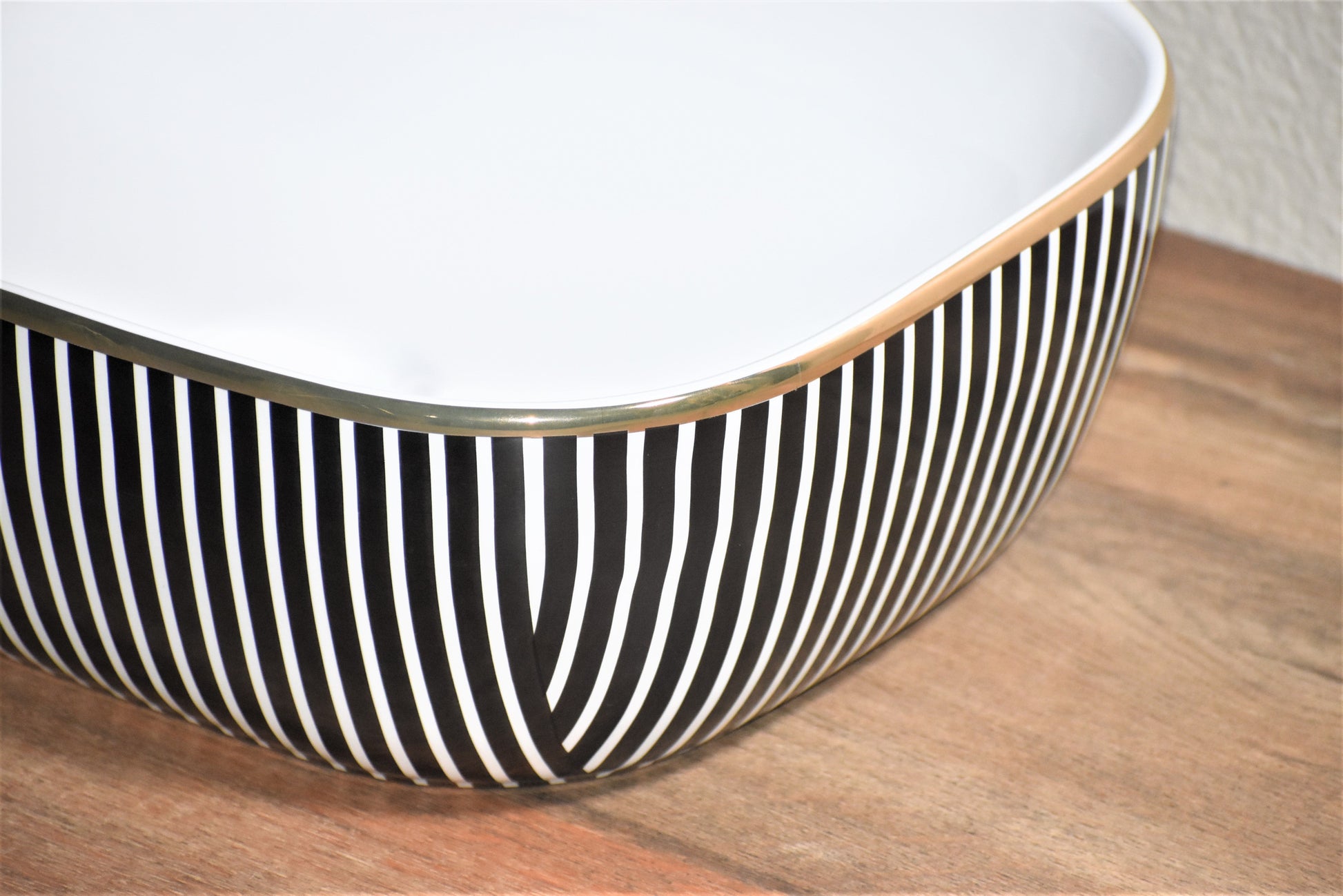 InArt Ceramic Counter or Table Top Wash Basin Gold White 45x33 CM - InArt-Studio